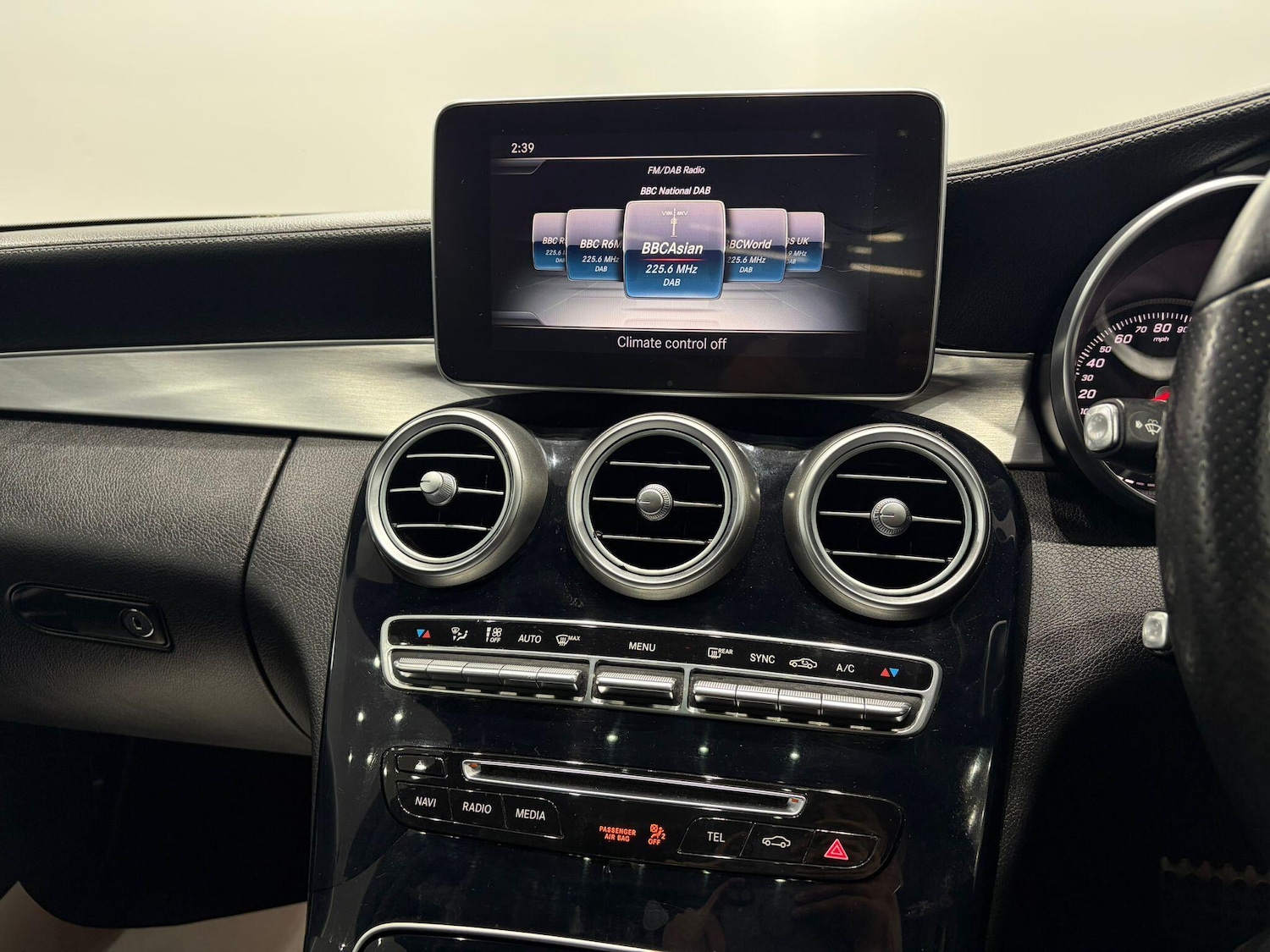 Used Mercedes-Benz C Class 2015 for sale - 77343799: Photo 14