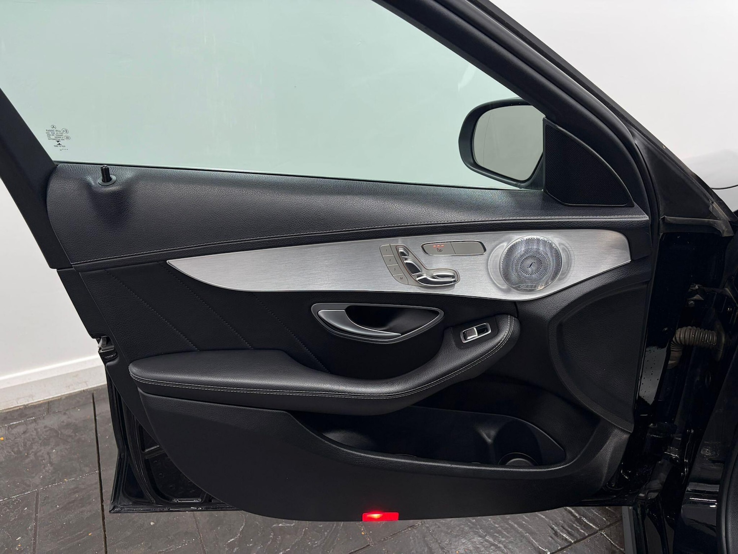 Used Mercedes-Benz C Class 2015 for sale - 77343799: Photo 27