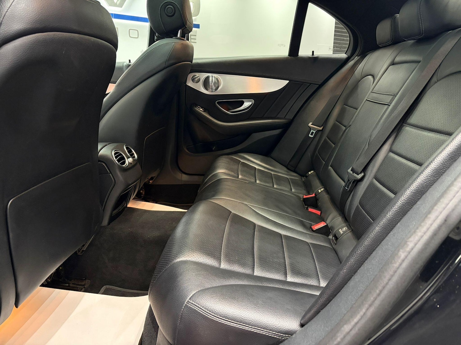 Used Mercedes-Benz C Class 2015 for sale - 77343799: Photo 34