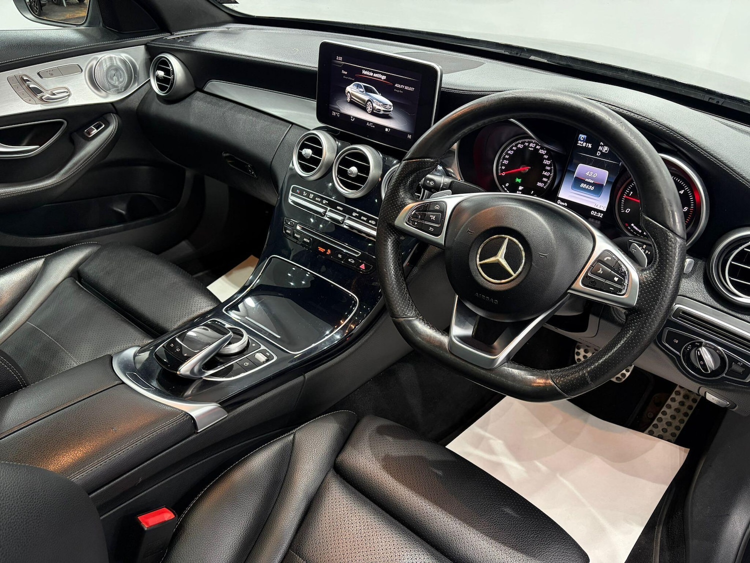 Used Mercedes-Benz C Class 2015 for sale - 77343799: Photo 5