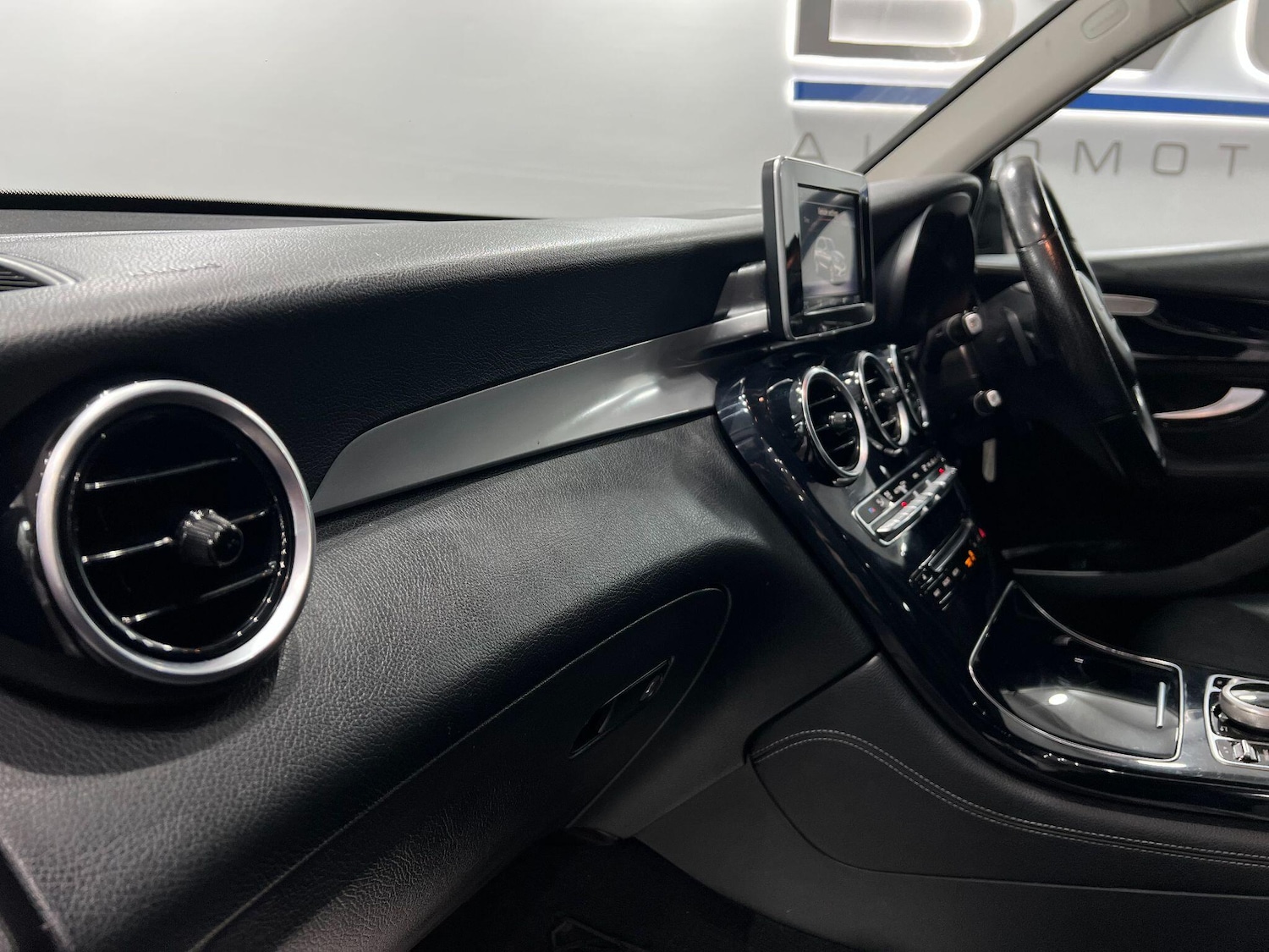 Used Mercedes-Benz GLC 2019 for sale - 77097987: Photo 60