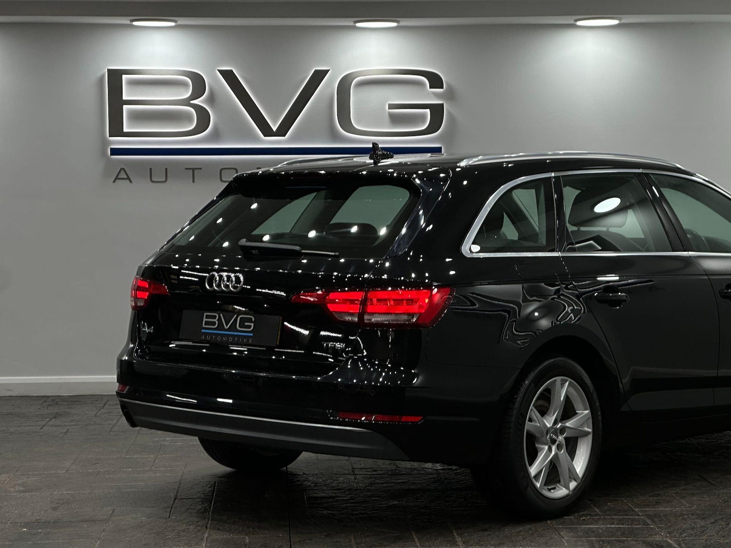 Used Audi A4 Avant 2018 for sale - 76666777: Photo 17