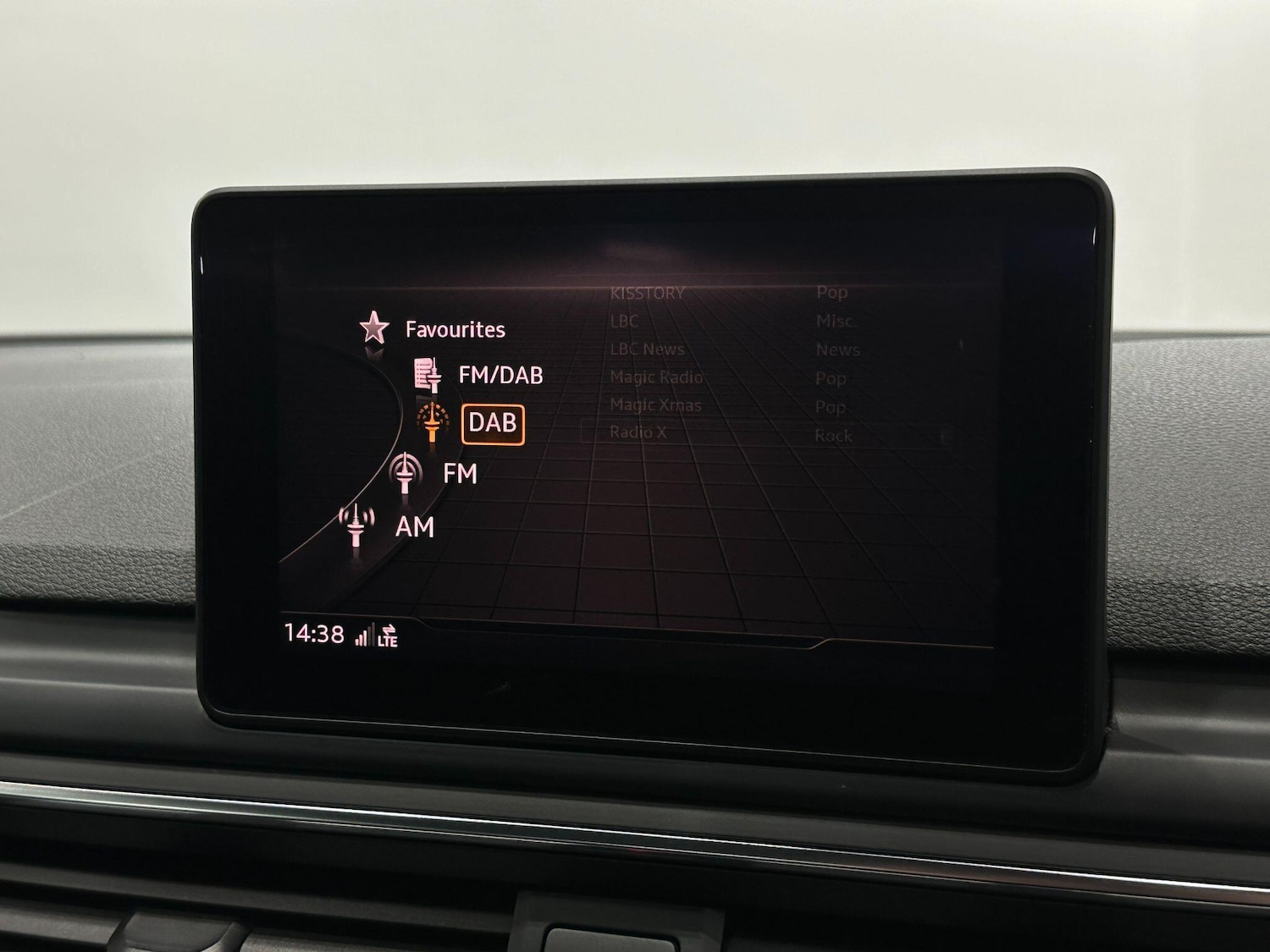 Used Audi A4 Avant 2018 for sale - 76666777: Photo 36