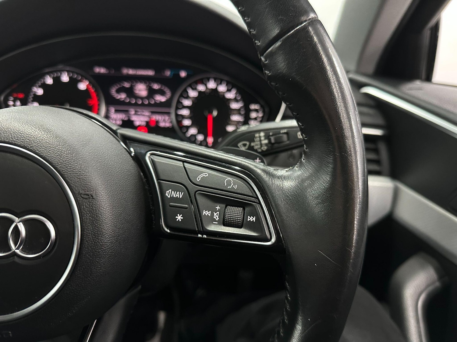 Used Audi A4 Avant 2018 for sale - 76666777: Photo 53