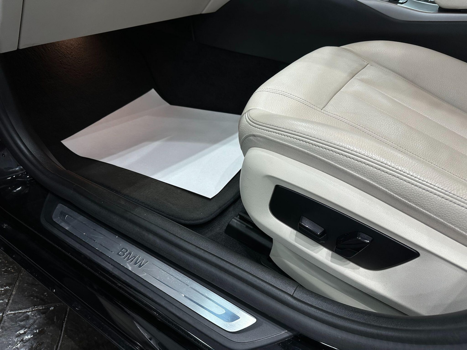 Used BMW 5 Series 2017 for sale - 76935771: Photo 31