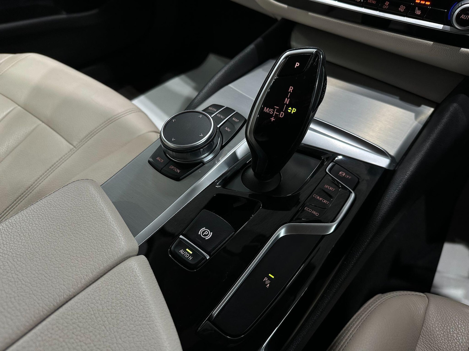 Used BMW 5 Series 2017 for sale - 76935771: Photo 44