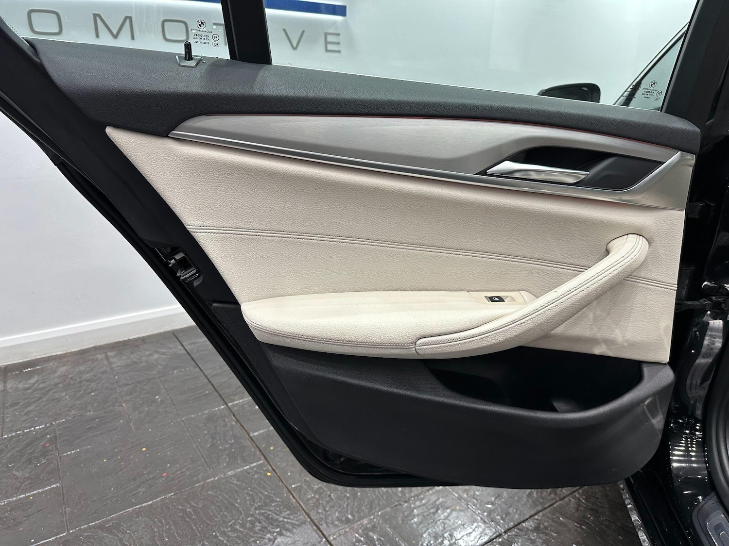 Used BMW 5 Series 2017 for sale - 76935771: Photo 60