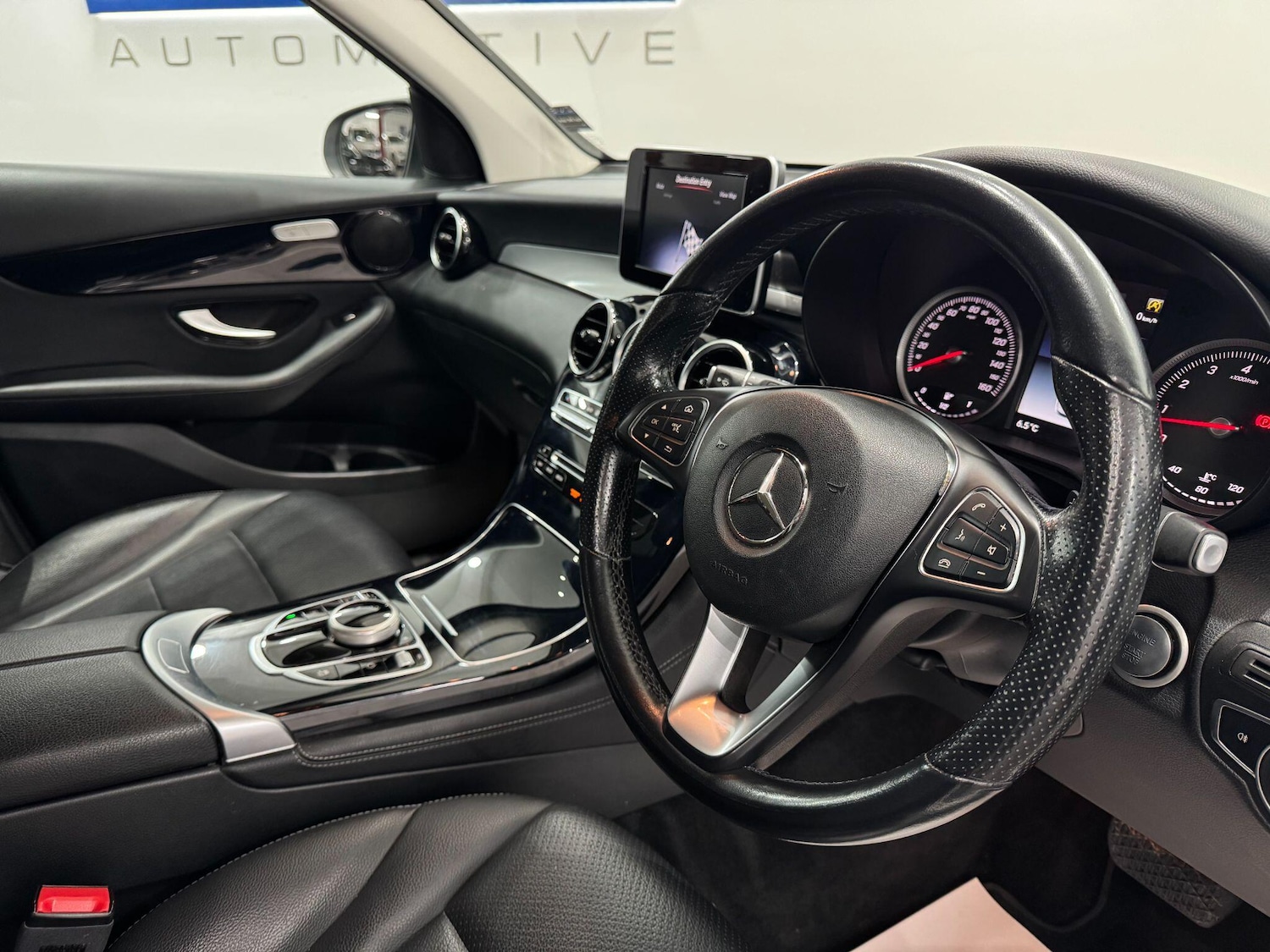 Used Mercedes-Benz GLC 2018 for sale - 77267102: Photo 30