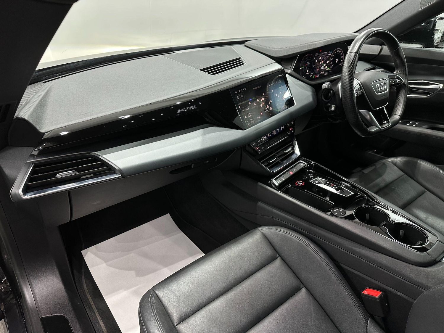 Used Audi e-tron GT 2022 for sale - 76561029: Photo 76