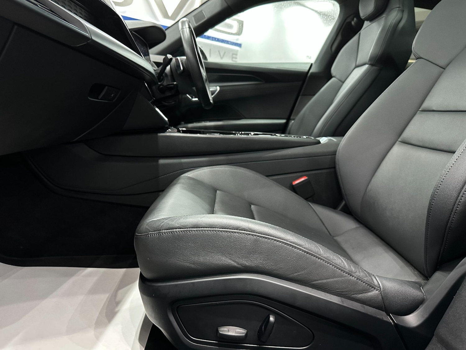 Used Audi e-tron GT 2022 for sale - 76561029: Photo 78