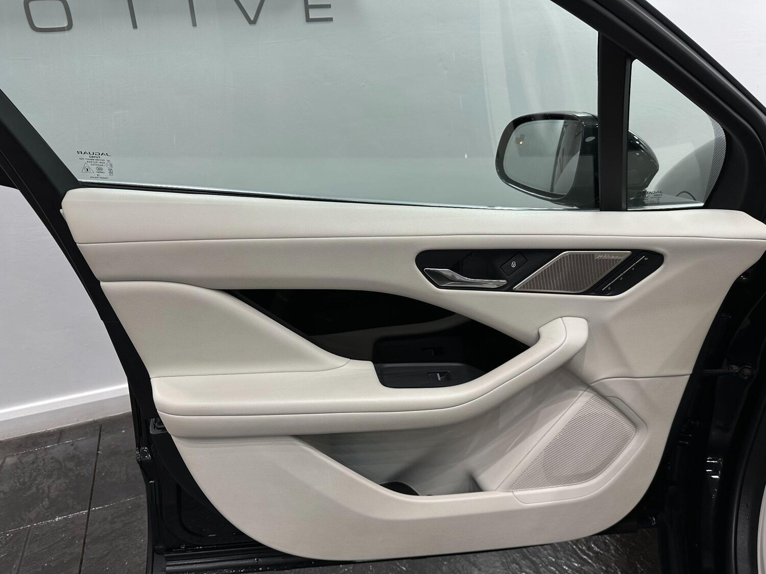 Used Jaguar I-Pace 2019 for sale - 76780955: Photo 51