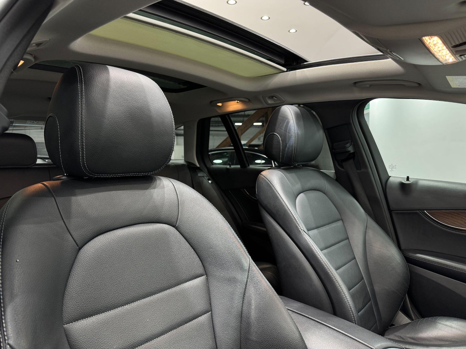 Used Mercedes-Benz C Class 2015 for sale - 77315172: Photo 27