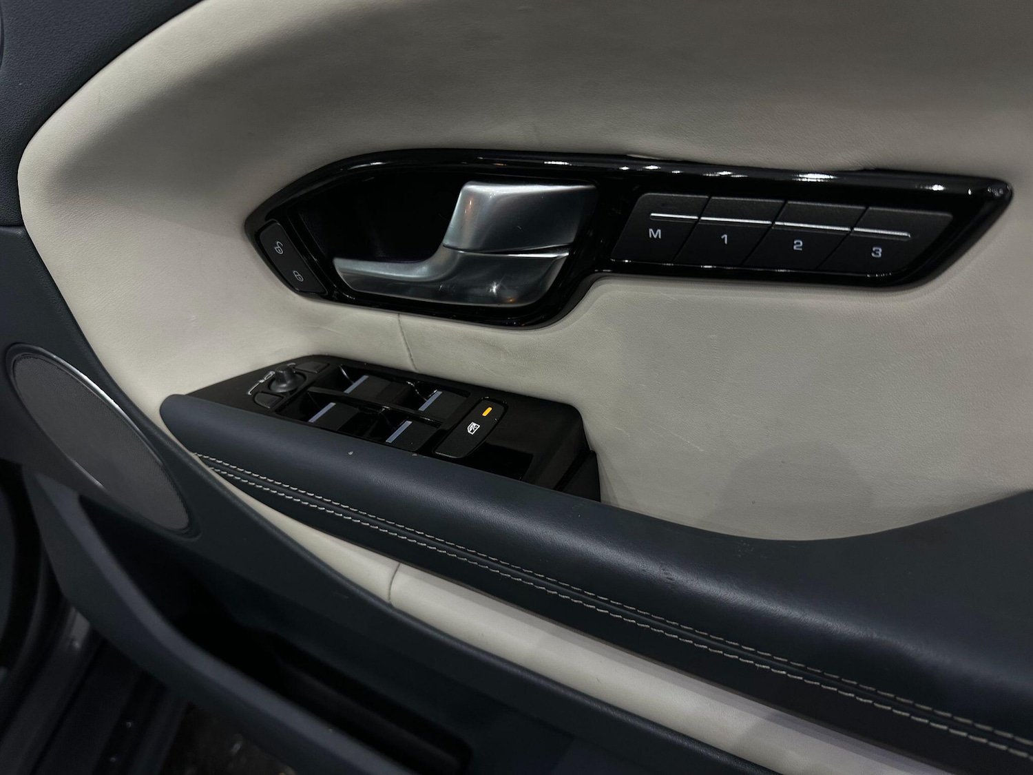 Used Land Rover Range Rover Evoque 2016 for sale - 76561327: Photo 35