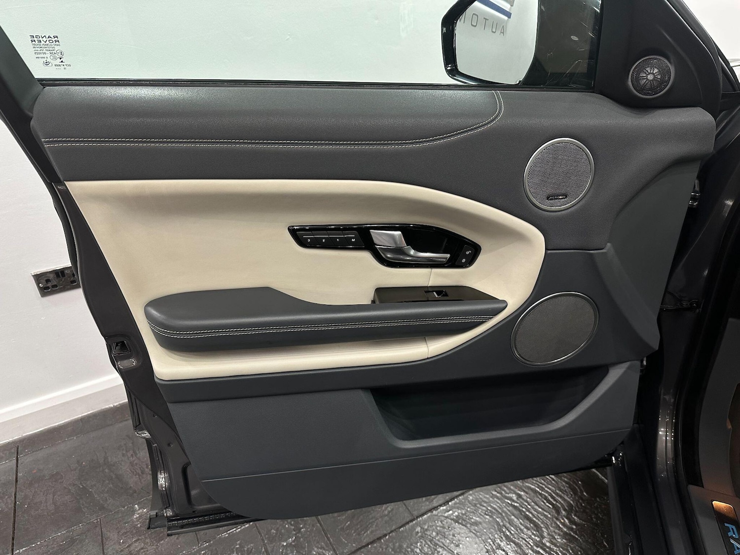 Used Land Rover Range Rover Evoque 2016 for sale - 76561327: Photo 60