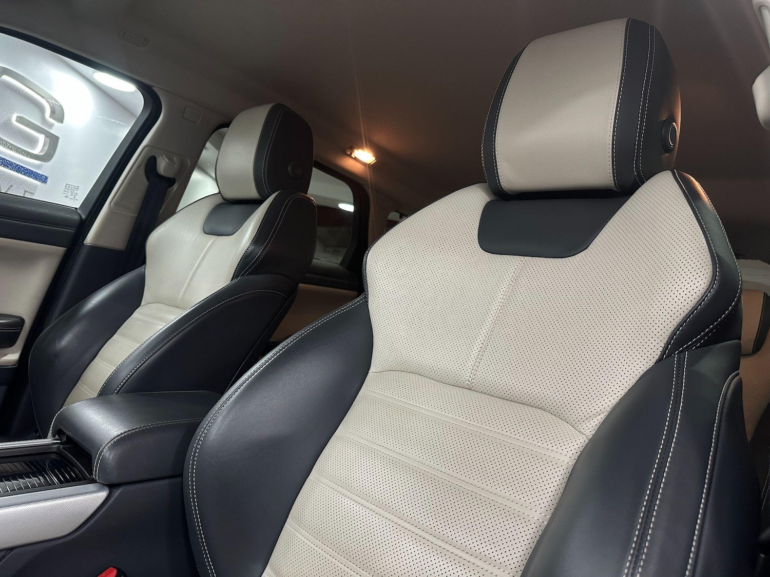 Used Land Rover Range Rover Evoque 2016 for sale - 76561327: Photo 63