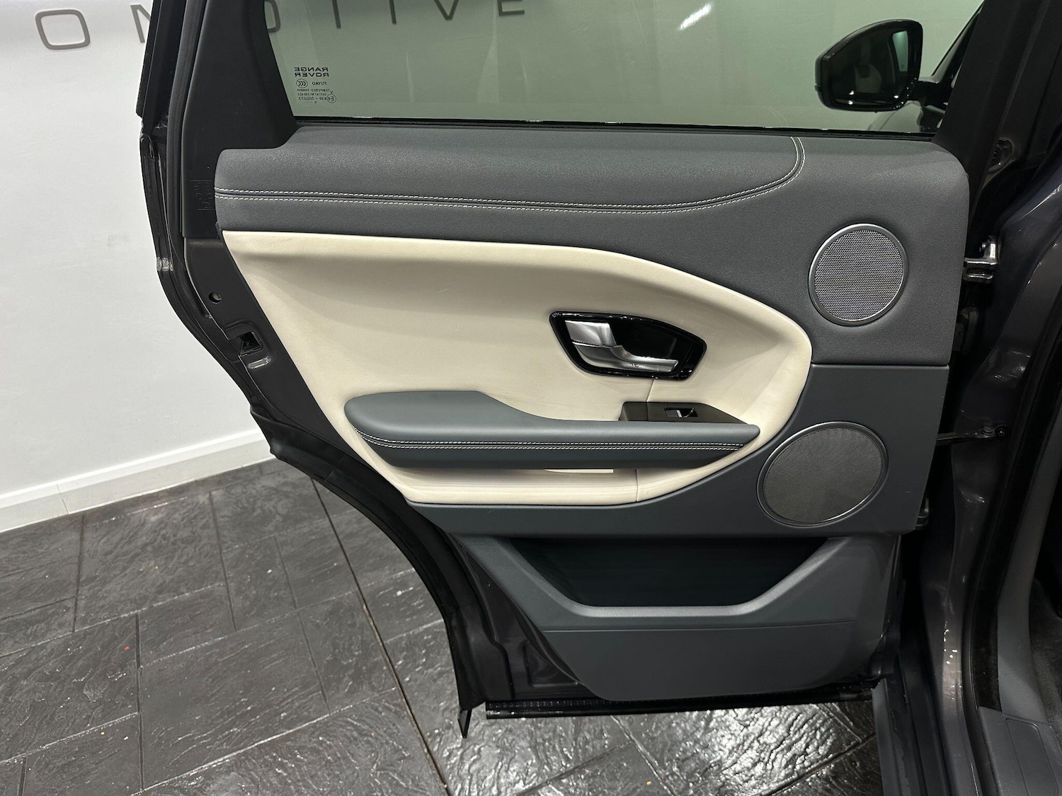 Used Land Rover Range Rover Evoque 2016 for sale - 76561327: Photo 64