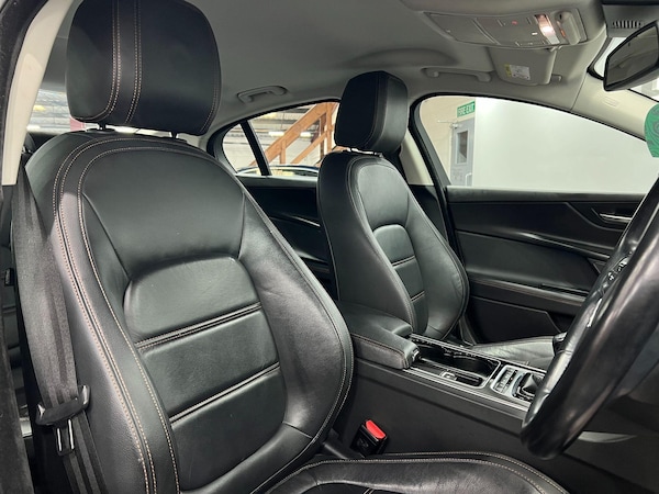 Used Jaguar XE 2016 for sale - 76200184: Photo 28
