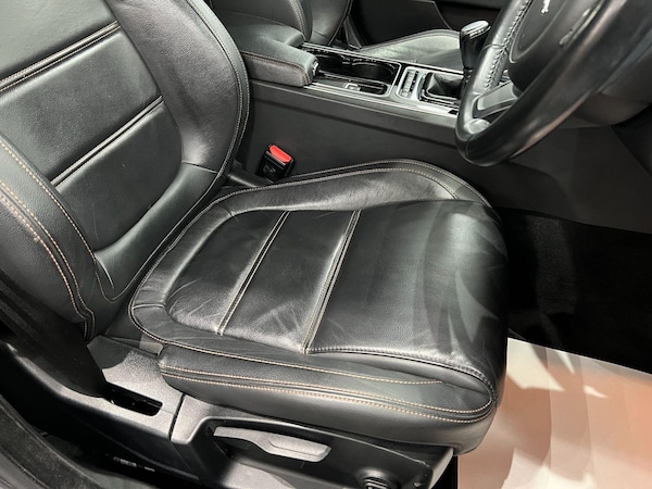 Used Jaguar XE 2016 for sale - 76200184: Photo 29