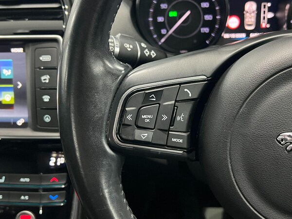 Used Jaguar XE 2016 for sale - 76200184: Photo 49