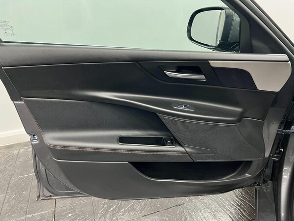 Used Jaguar XE 2016 for sale - 76200184: Photo 53