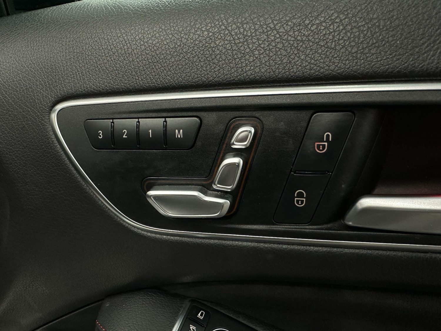 Used Mercedes-Benz A-Class 2017 for sale - 76832421: Photo 28