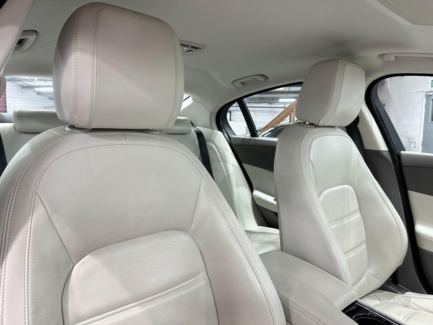 Used Jaguar XE 2015 for sale - 76499000: Photo 24