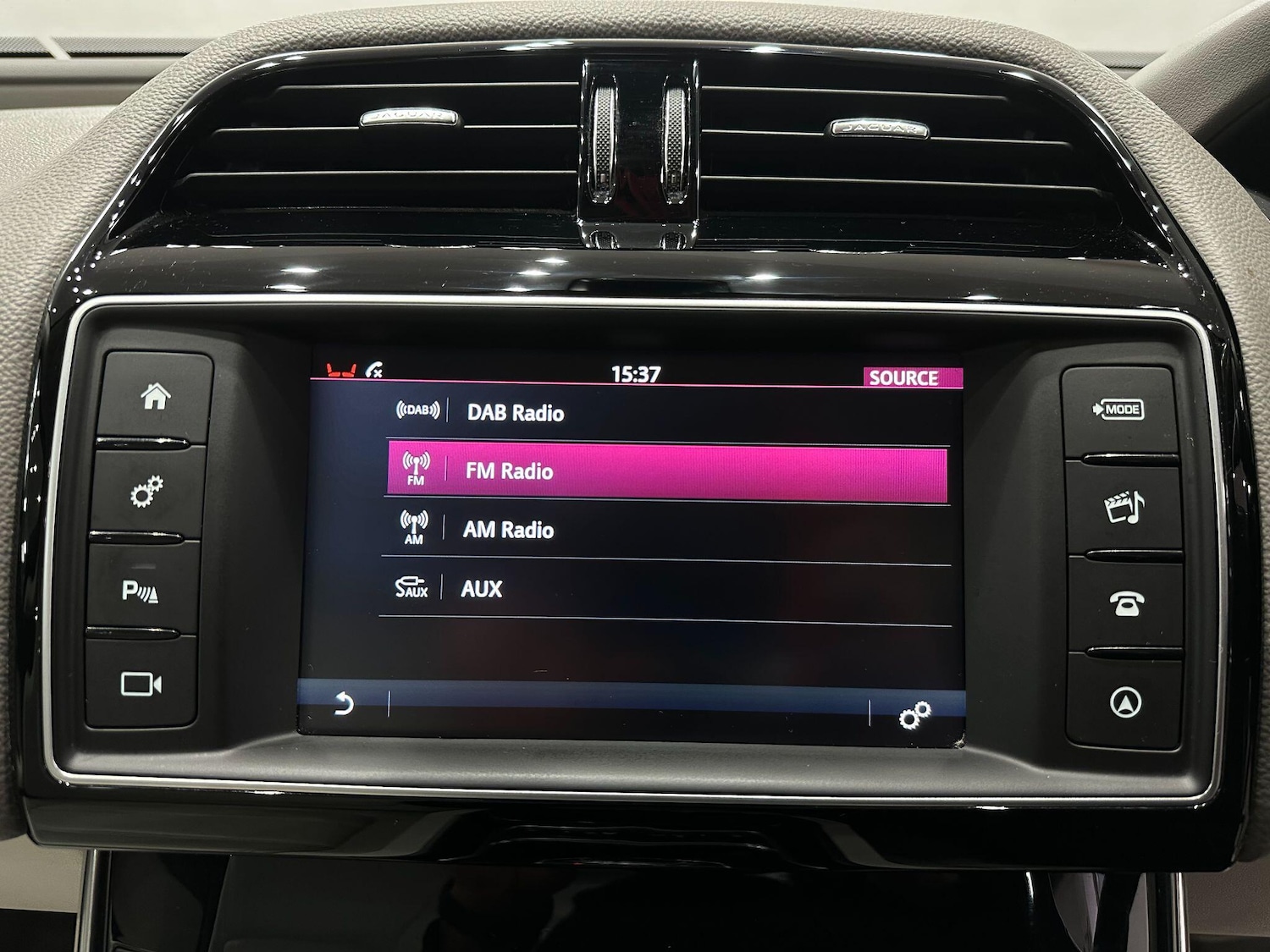 Used Jaguar XE 2015 for sale - 76499000: Photo 30