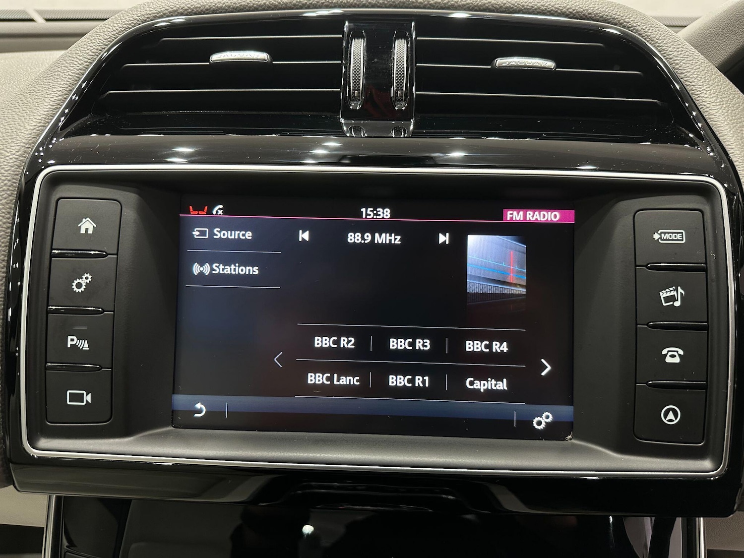 Used Jaguar XE 2015 for sale - 76499000: Photo 33