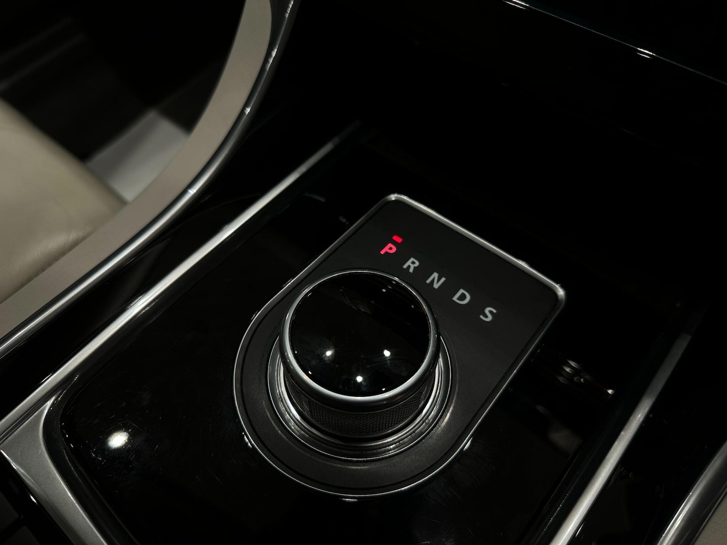 Used Jaguar XE 2015 for sale - 76499000: Photo 36