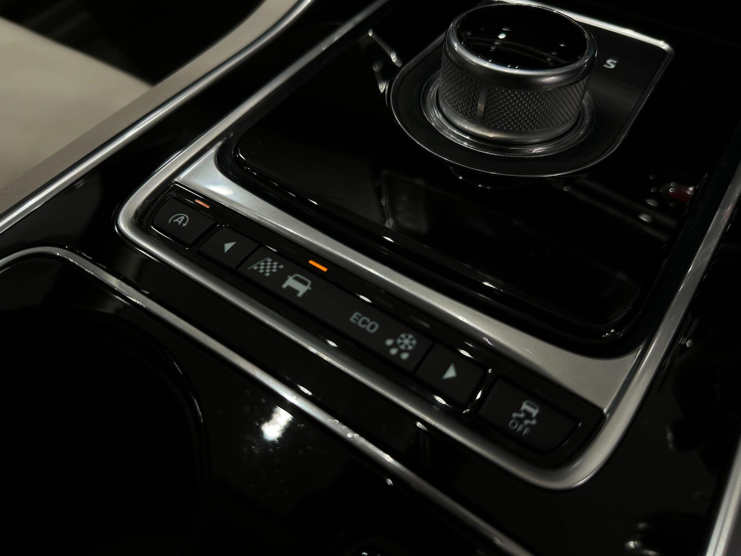 Used Jaguar XE 2015 for sale - 76499000: Photo 37