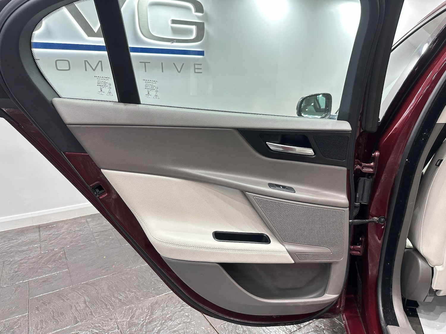 Used Jaguar XE 2015 for sale - 76499000: Photo 47