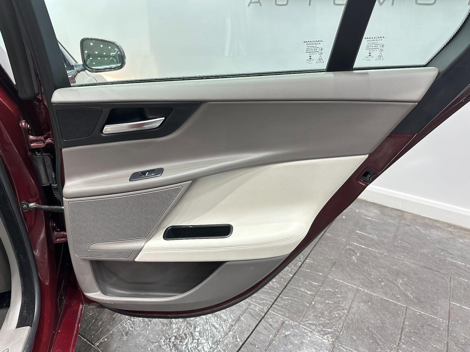 Used Jaguar XE 2015 for sale - 76499000: Photo 49