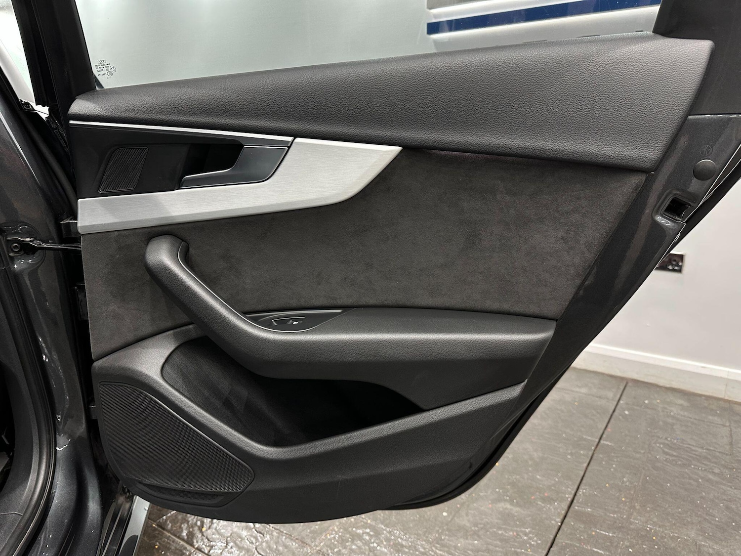 Used Audi A4 for sale - 76728006: Photo 44