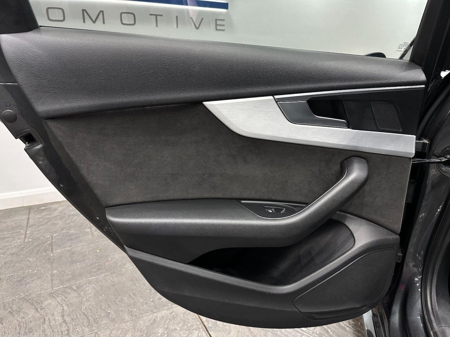 Used Audi A4 for sale - 76728006: Photo 48