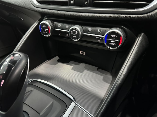Used Alfa Romeo Giulia for sale - 76175543: Photo 44