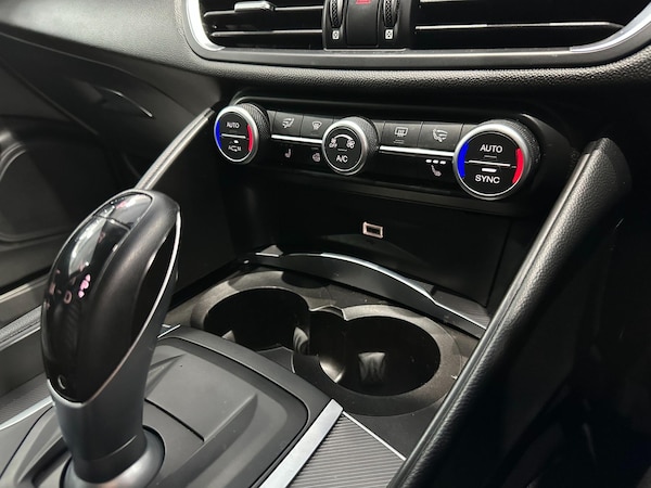 Used Alfa Romeo Giulia for sale - 76175543: Photo 45