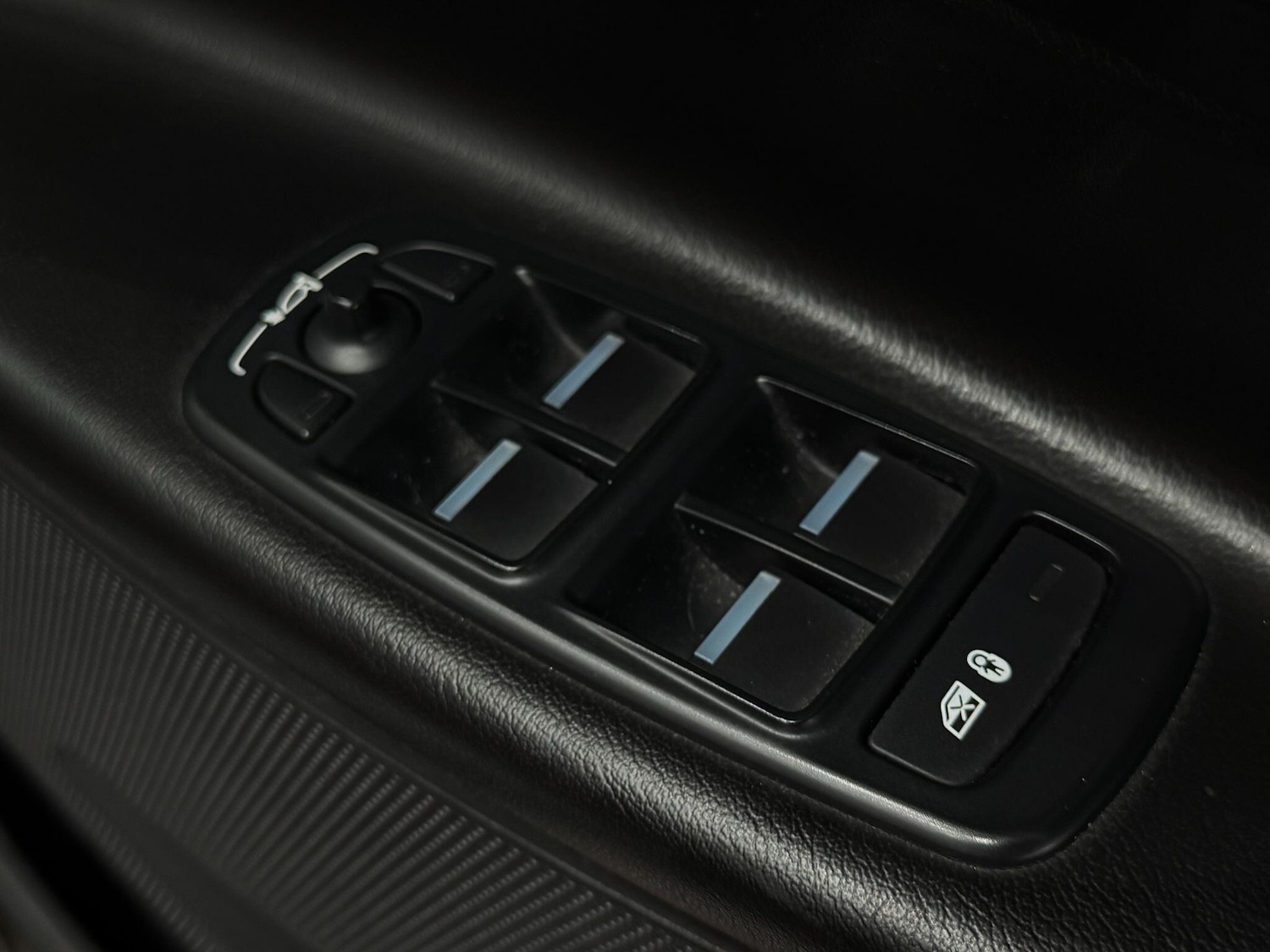 Used Jaguar XE for sale - 77957441: Photo 28