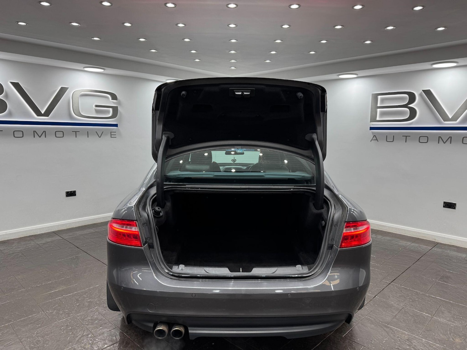 Used Jaguar XE for sale - 77957441: Photo 61