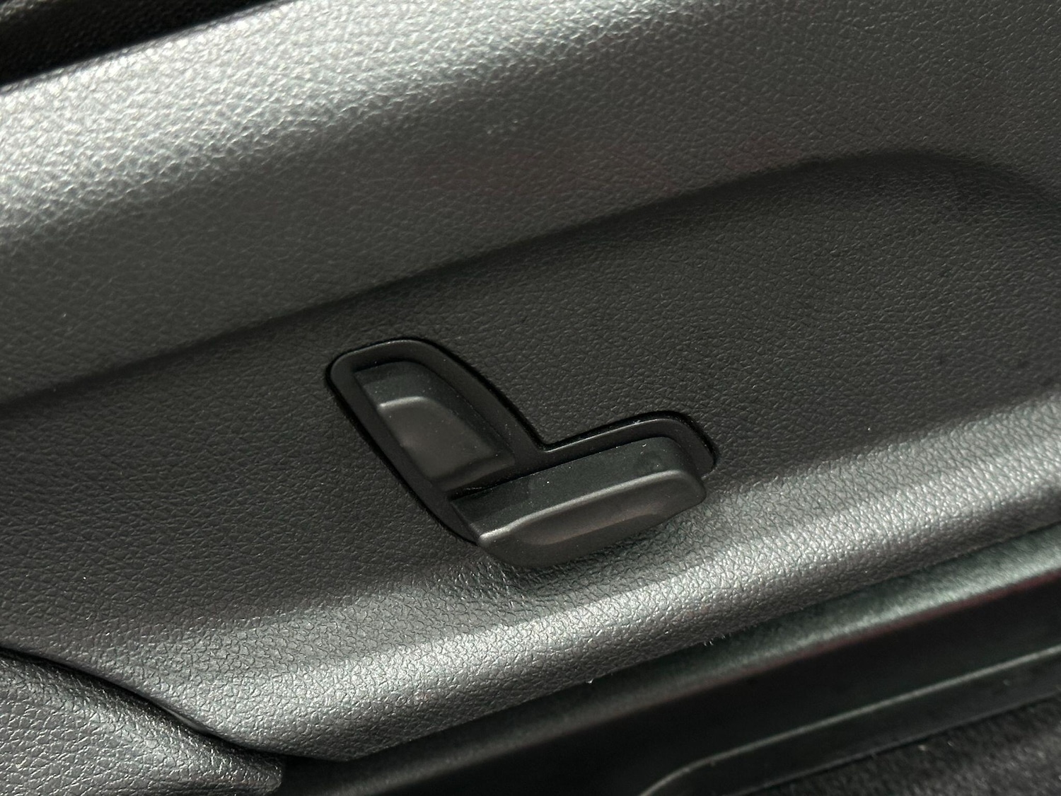 Used Mercedes-Benz GLC 2019 for sale - 76865213: Photo 27