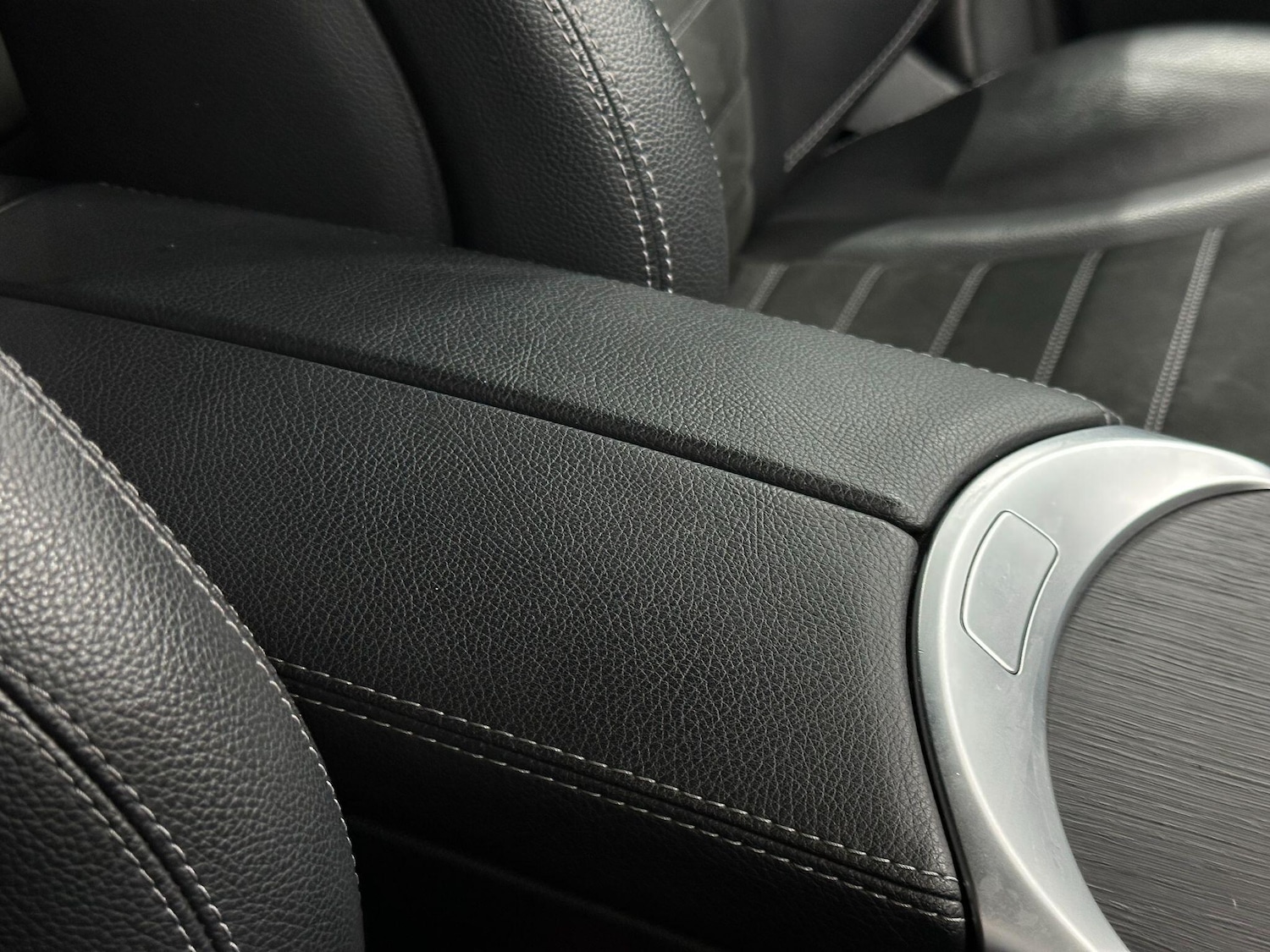 Used Mercedes-Benz GLC 2019 for sale - 76865213: Photo 50