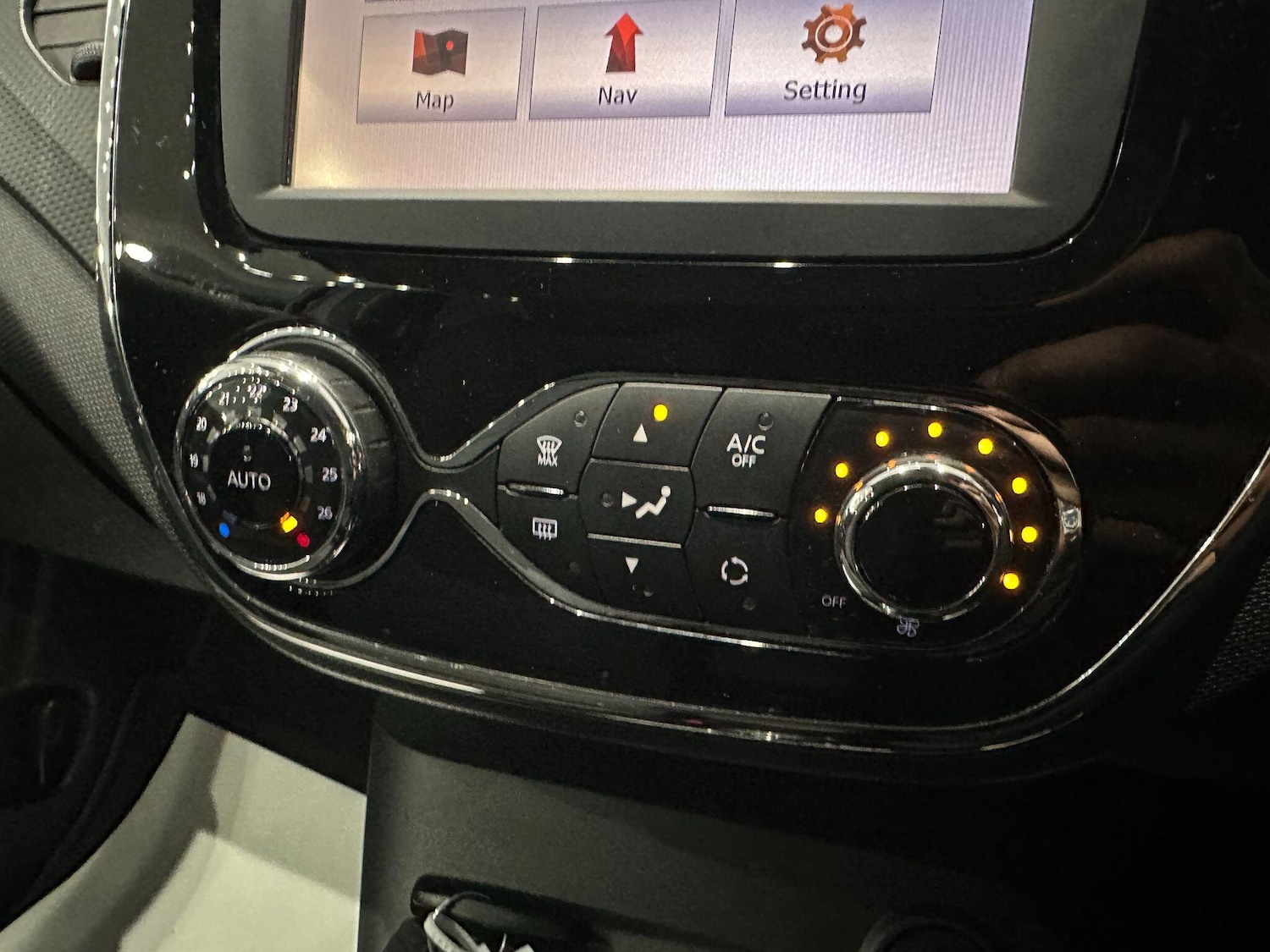 Used Renault Captur 2015 for sale - 76936392: Photo 39