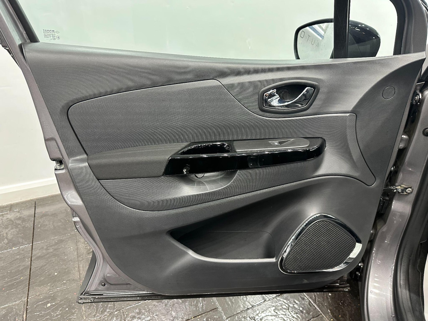 Used Renault Captur 2015 for sale - 76936392: Photo 55