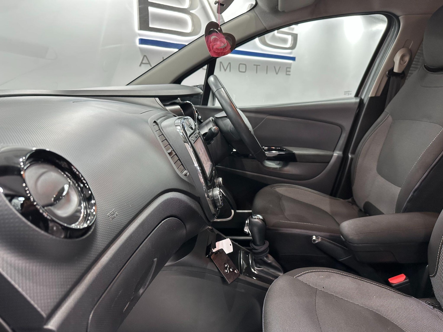 Used Renault Captur 2015 for sale - 76936392: Photo 57