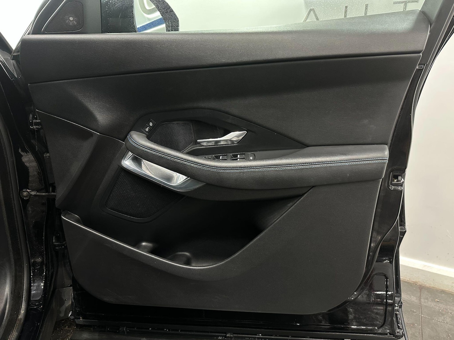 Used Jaguar E-Pace 2018 for sale - 76913962: Photo 26