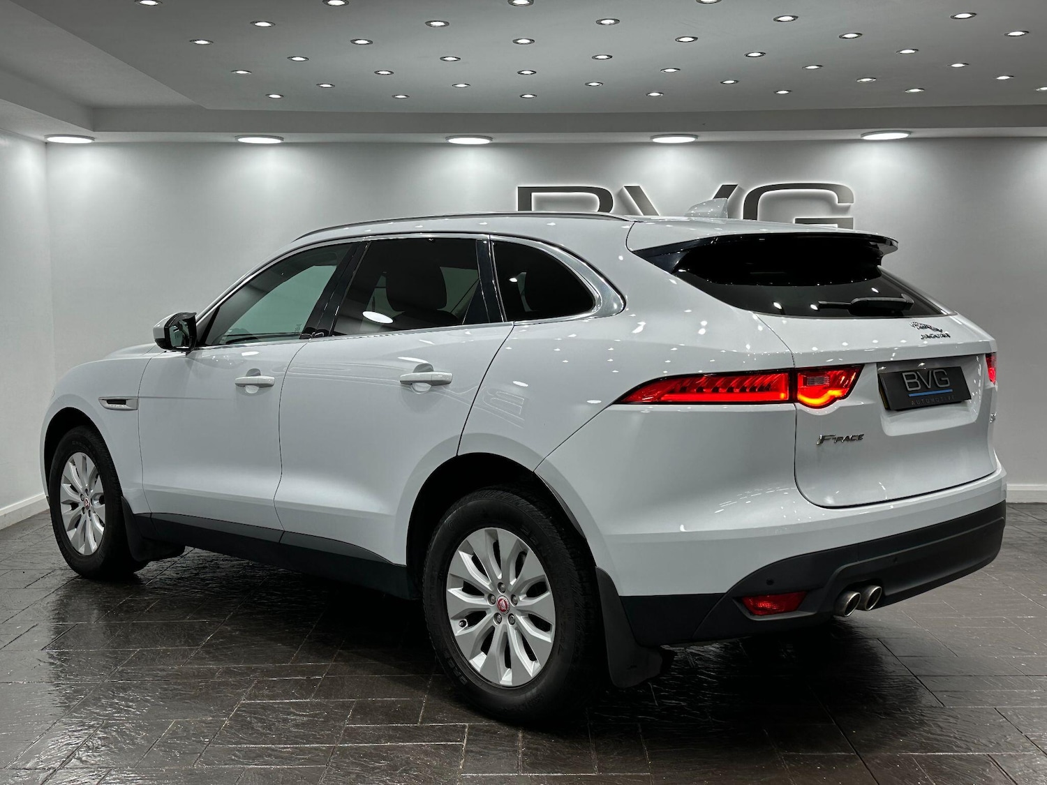 Used Jaguar F-Pace 2016 for sale - 76952700: Photo 10