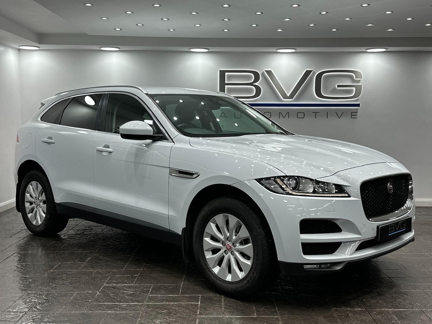 Used Jaguar F-Pace 2016 for sale - 76952700: Photo 4
