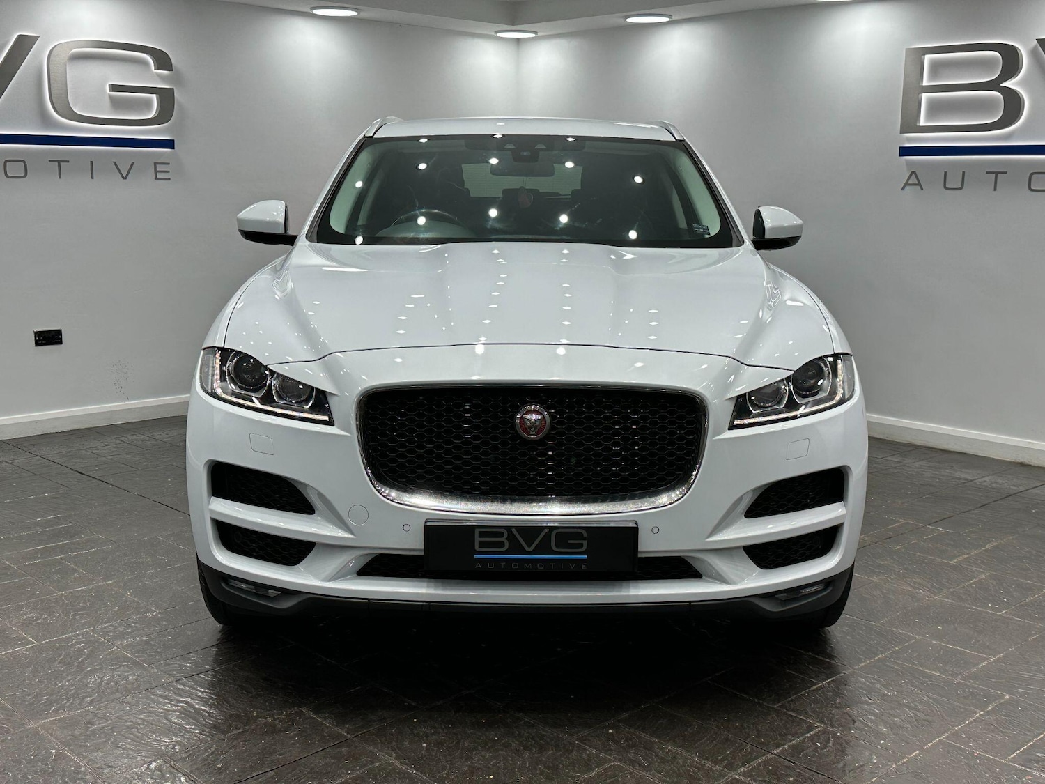 Used Jaguar F-Pace 2016 for sale - 76952700: Photo 5