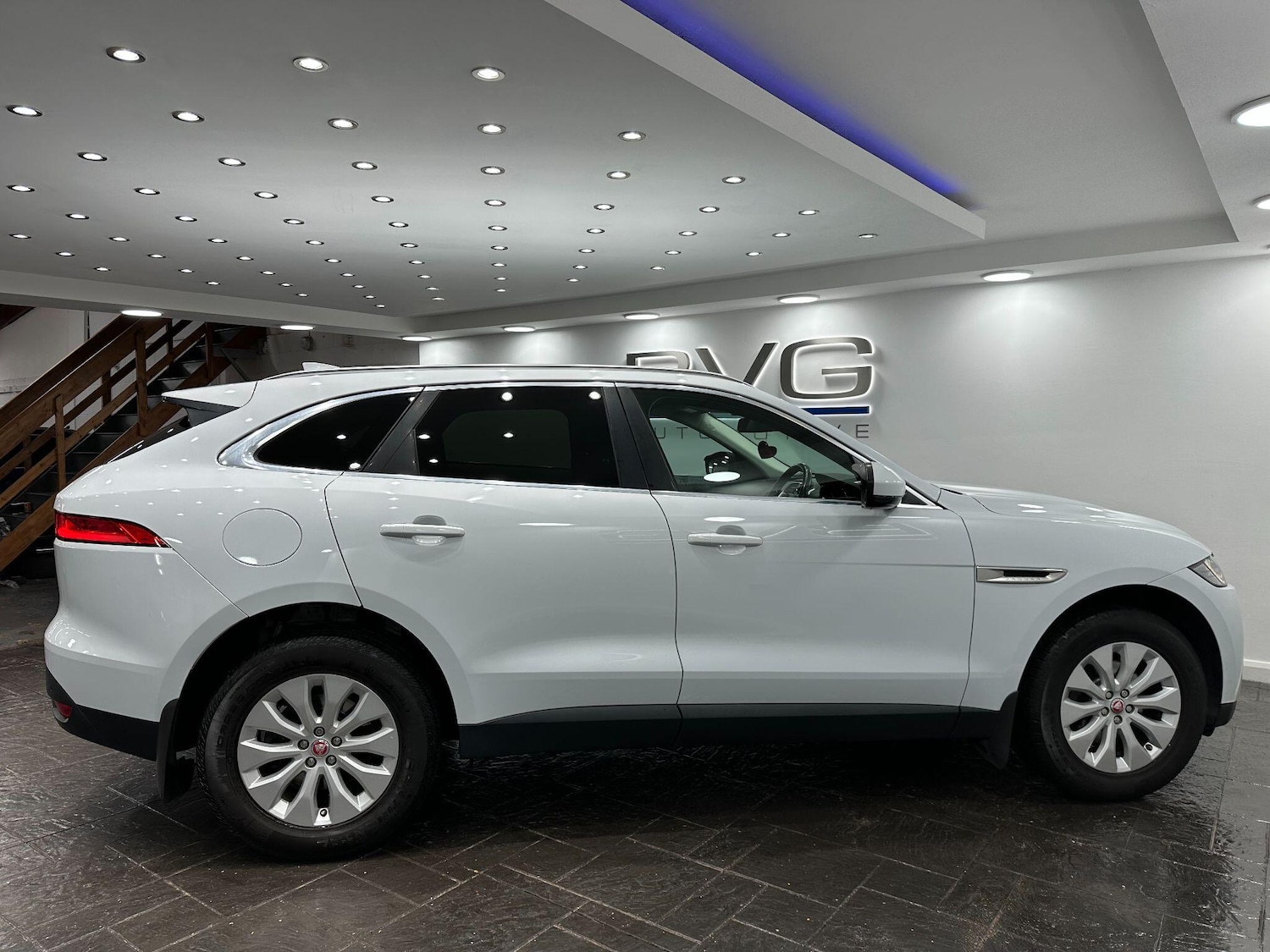 Used Jaguar F-Pace 2016 for sale - 76952700: Photo 8