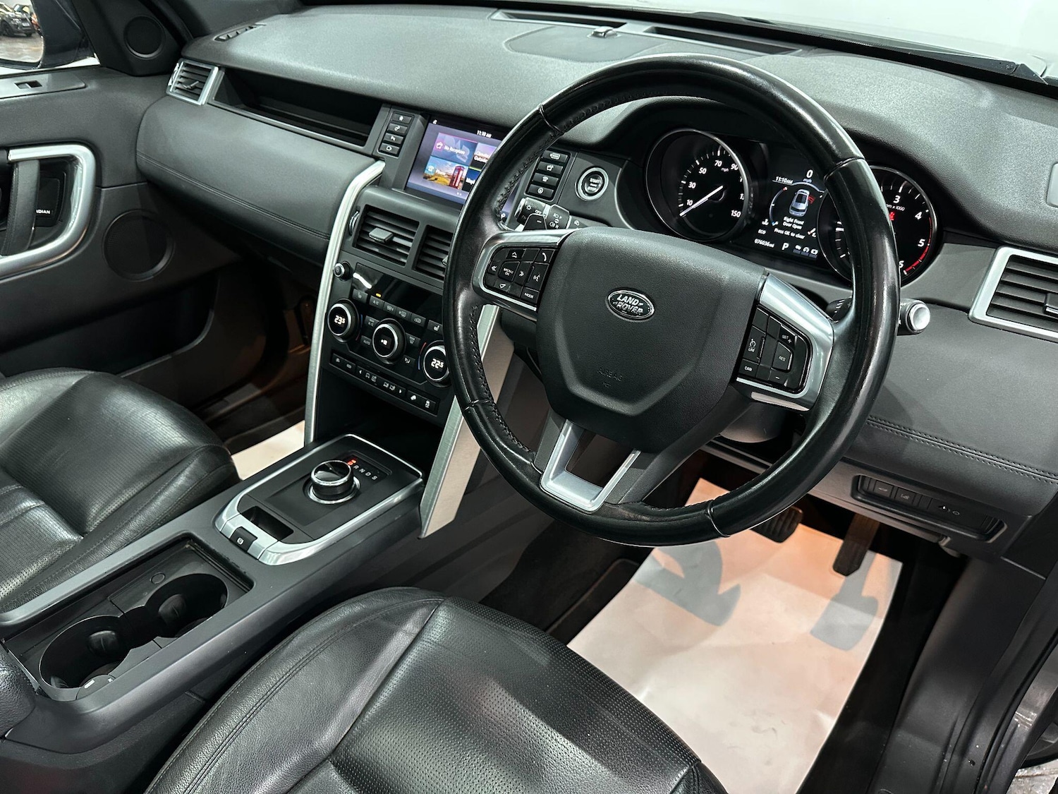 Used Land Rover Discovery Sport 2017 for sale - 76109013: Photo 25