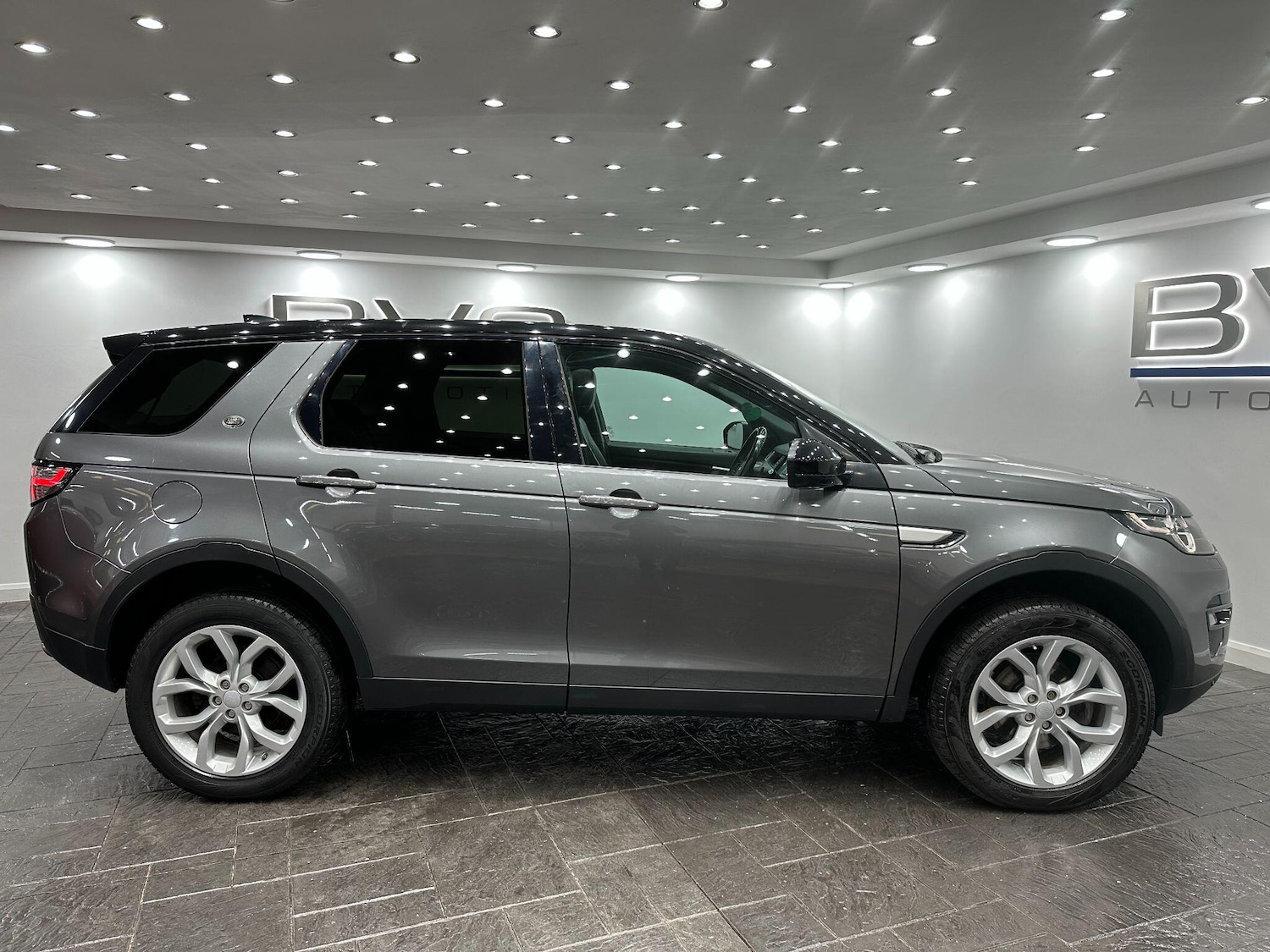 Used Land Rover Discovery Sport 2017 for sale - 76109013: Photo 8